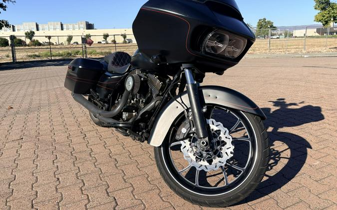 FLTRXS 2015 Road Glide® Special