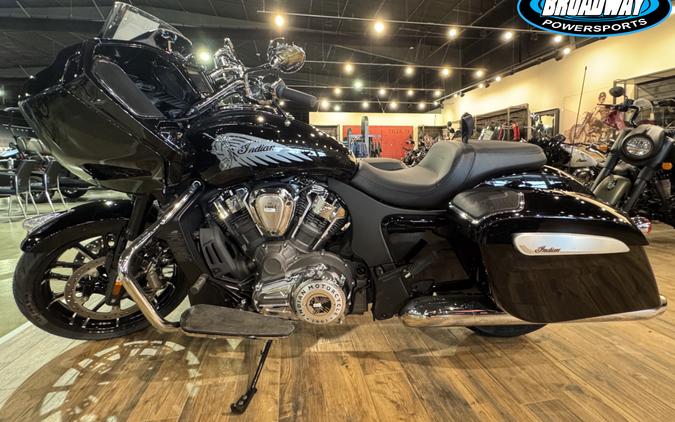 2024 Indian Motorcycle Challenger® Limited with PowerBand Audio Package