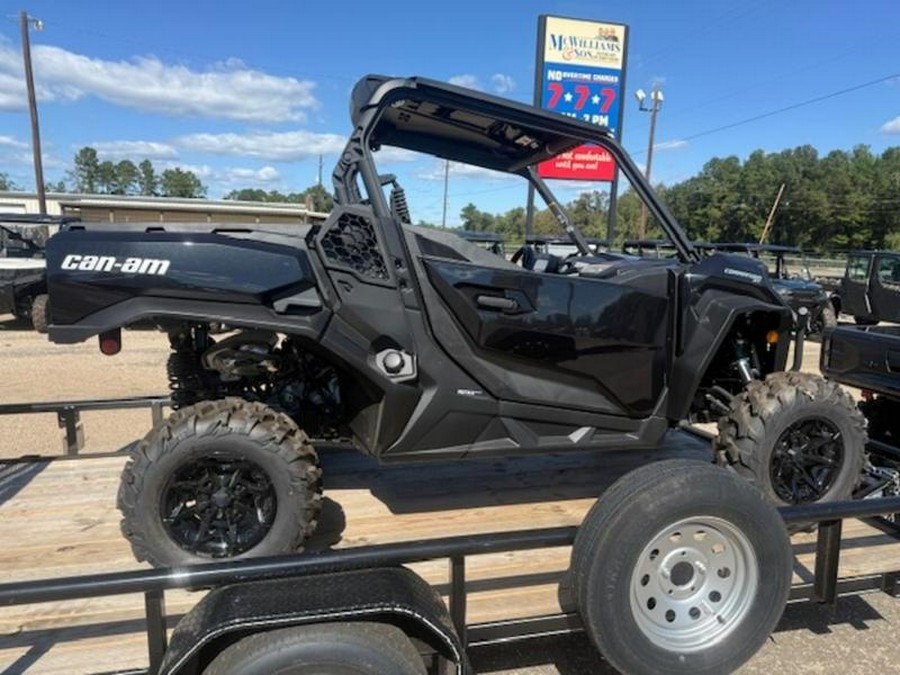 2025 Can-Am® Commander XT 700
