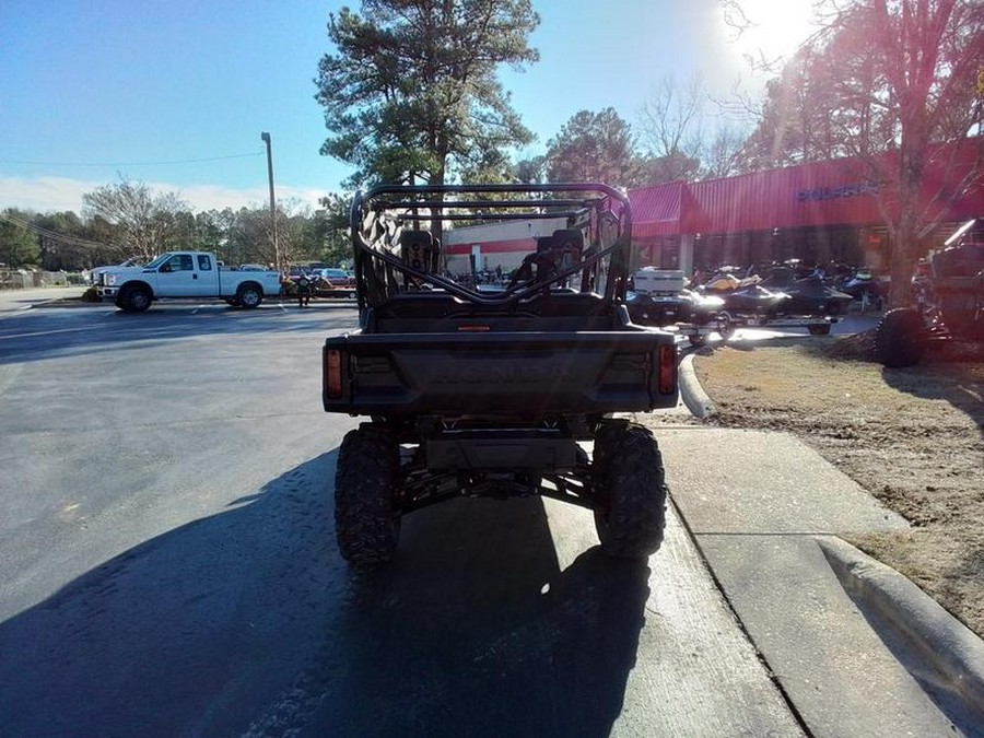 2025 Honda® Pioneer 1000-6 Deluxe Crew