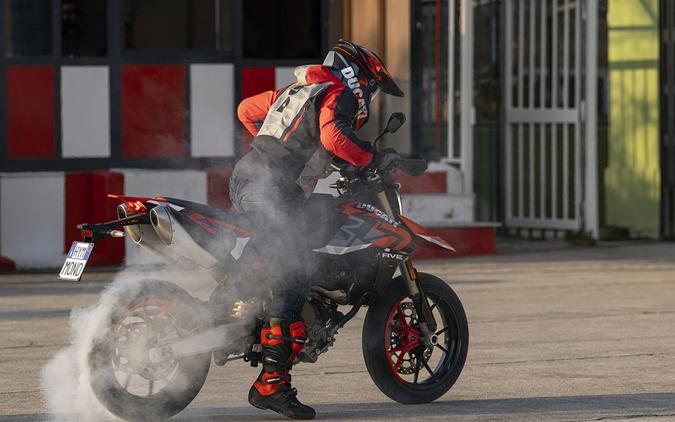 2027 Ducati Hypermotard 698 Mono Nera Black - 7728