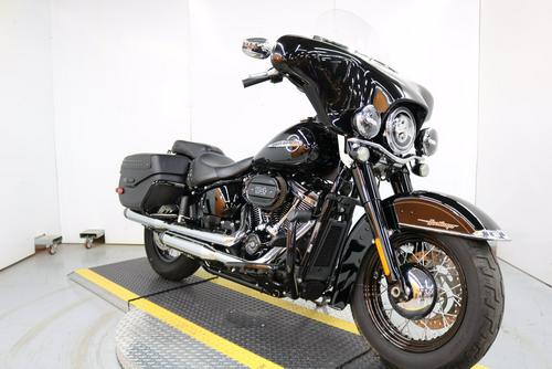 2018 Harley-Davidson Softail Heritage Classic 114 Review — From...