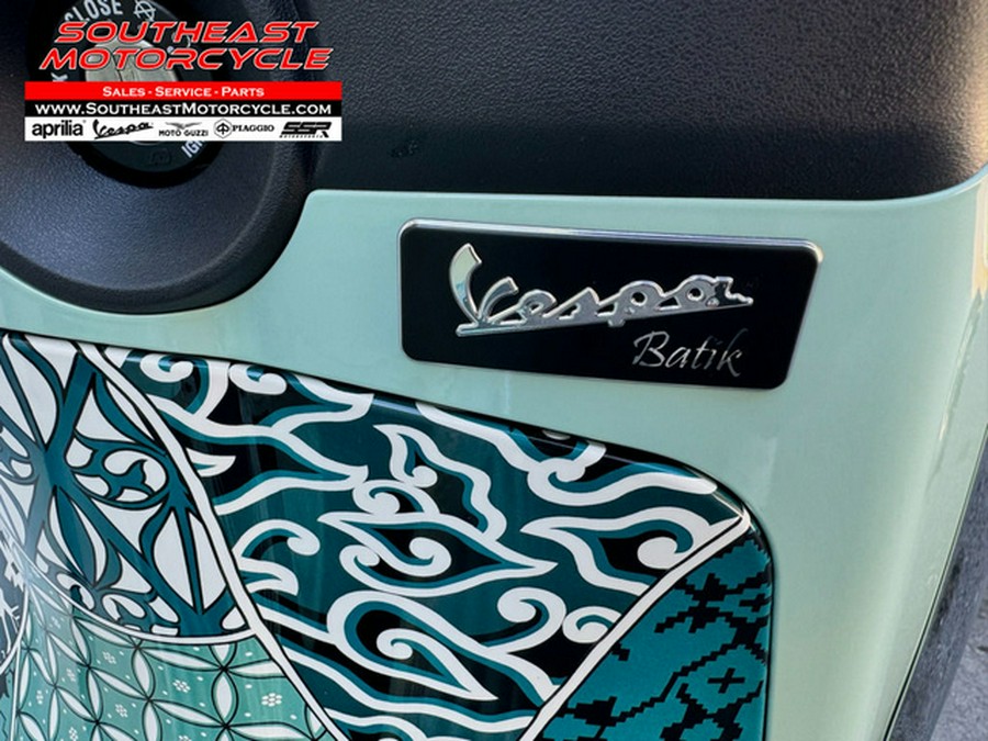 2025 Vespa Primavera 150 Batik