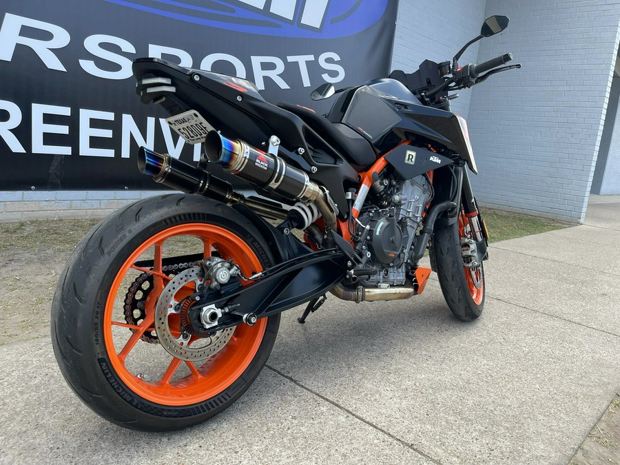 2023 KTM 890 Duke R