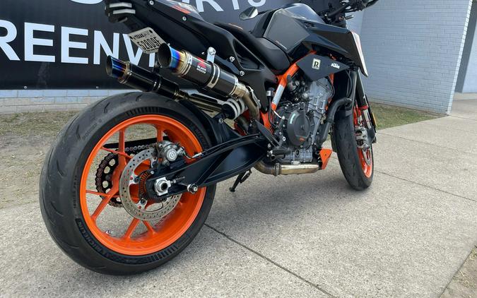 2023 KTM 890 Duke R