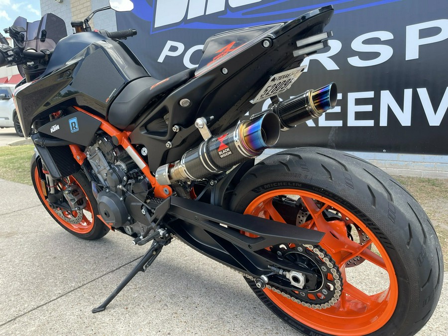 2023 KTM 890 Duke R