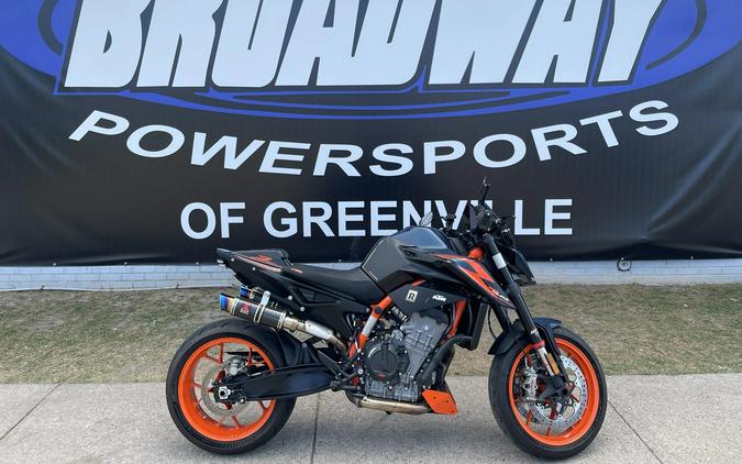 2023 KTM 890 Duke R