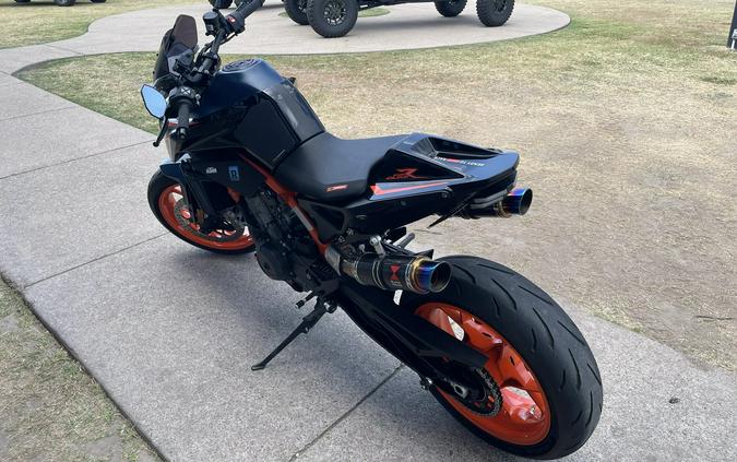 2023 KTM 890 Duke R