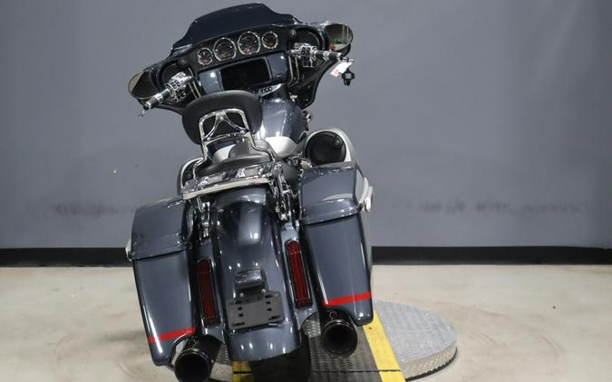 2019 Harley-Davidson CVO Street Glide Charred Steel & Lightening Silver