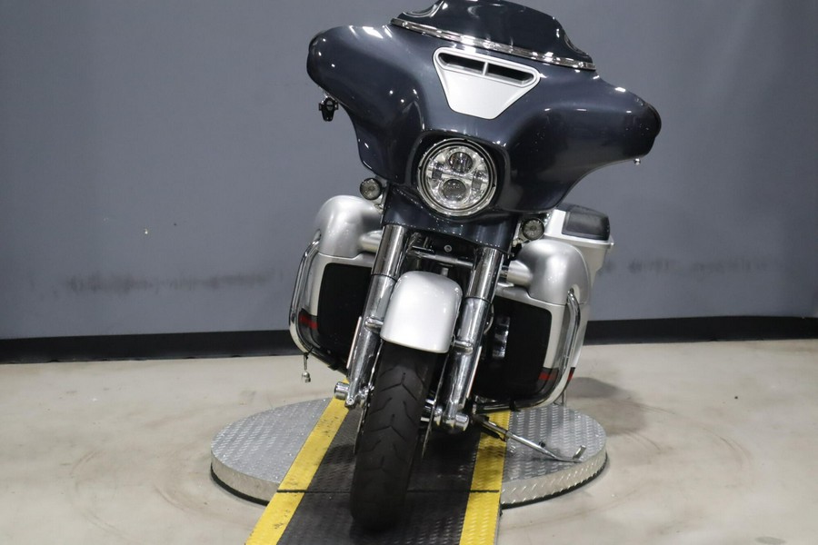 2019 Harley-Davidson CVO Street Glide Charred Steel & Lightening Silver