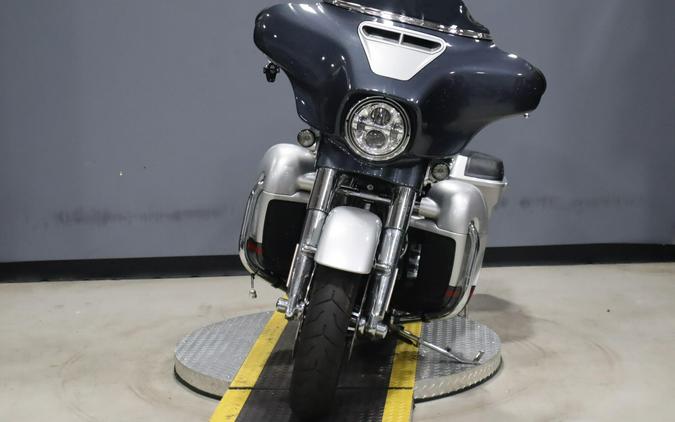 2019 Harley-Davidson CVO Street Glide Charred Steel & Lightening Silver
