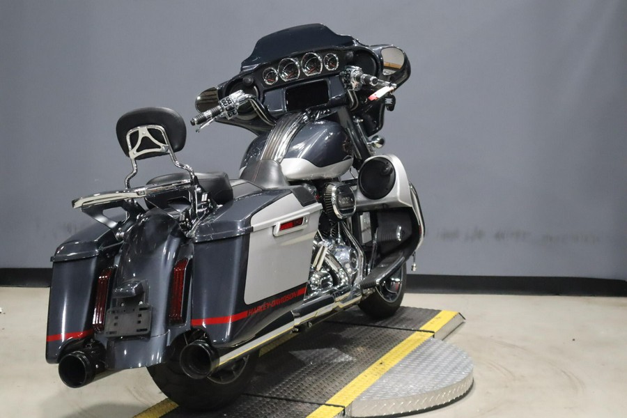 2019 Harley-Davidson CVO Street Glide Charred Steel & Lightening Silver