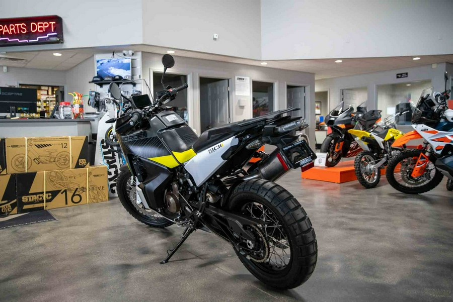 2023 Husqvarna Norden 901