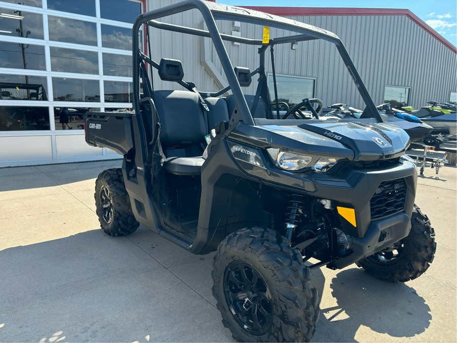 2025 Can-Am™ Defender DPS HD10