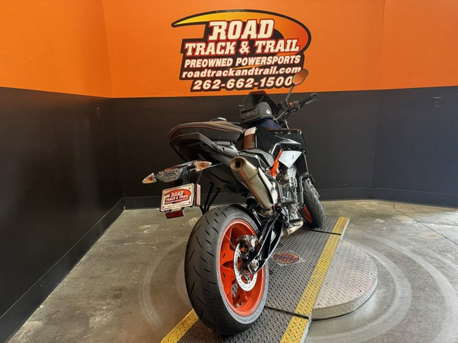 2022 KTM Duke 890 R