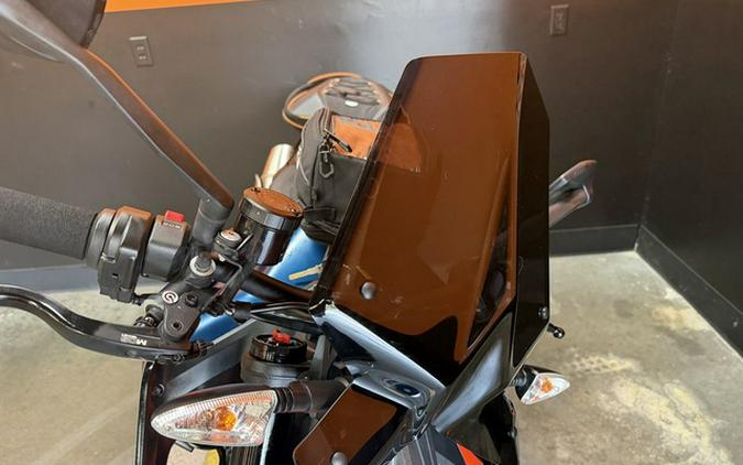 2022 KTM Duke 890 R