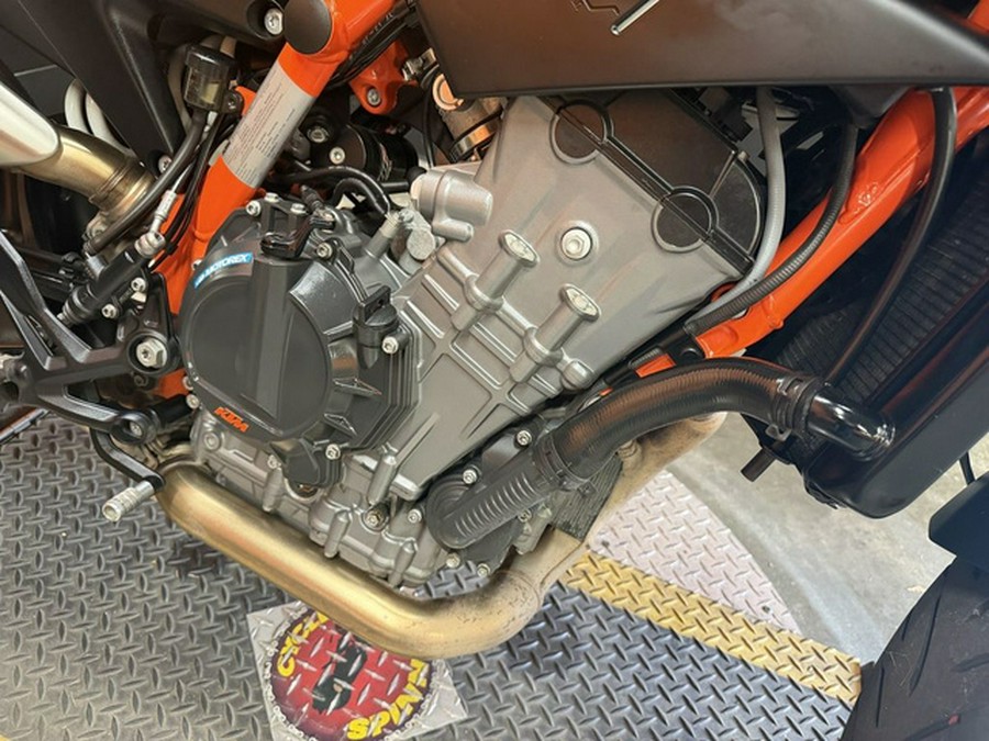 2022 KTM Duke 890 R