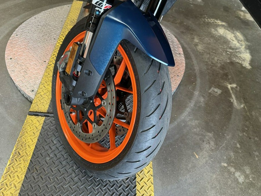 2022 KTM Duke 890 R