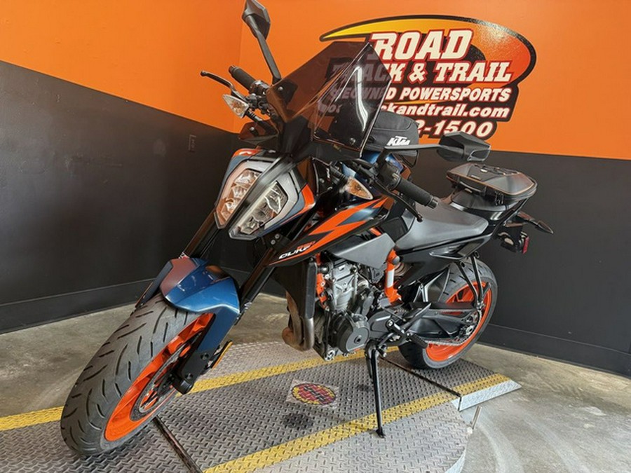 2022 KTM Duke 890 R