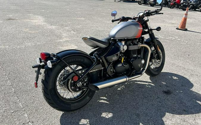2025 Triumph BONNEVILLE BOBBER