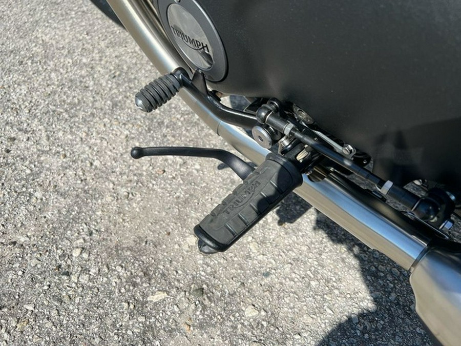 2025 Triumph Bonneville Bobber Matte Graphite/Matte Baja Orange