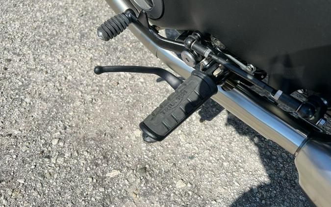 2025 Triumph BONNEVILLE BOBBER