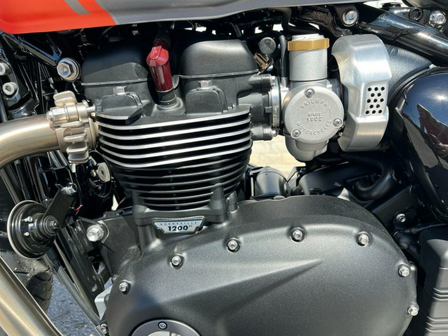 2025 Triumph Bonneville Bobber Matte Graphite/Matte Baja Orange