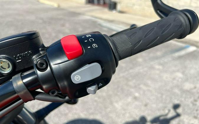 2025 Triumph BONNEVILLE BOBBER