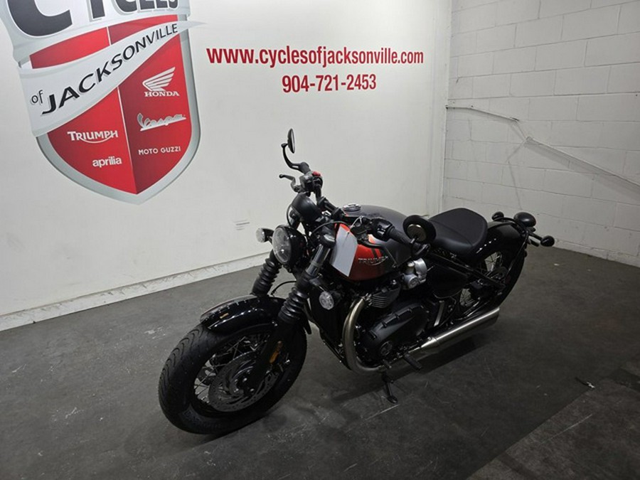 2025 Triumph Bonneville Bobber Matte Graphite/Matte Baja Orange