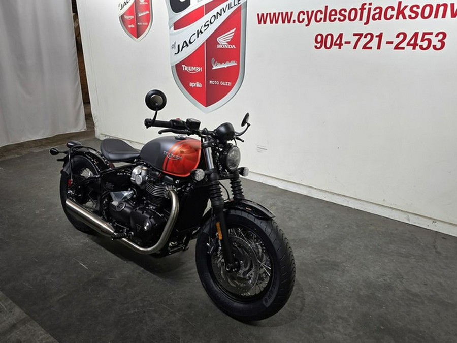 2025 Triumph Bonneville Bobber Matte Graphite/Matte Baja Orange