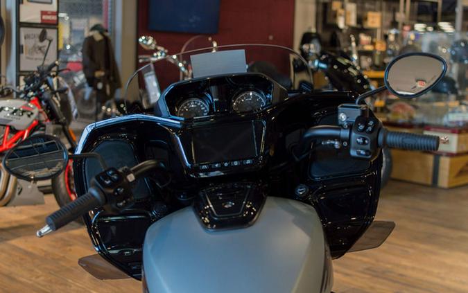 2025 Indian Challenger Dark Horse Frost Silver Smoke