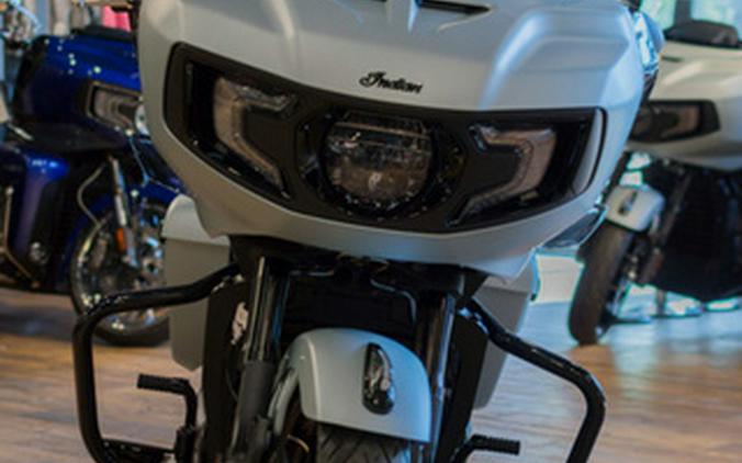 2025 Indian Challenger Dark Horse Frost Silver Smoke