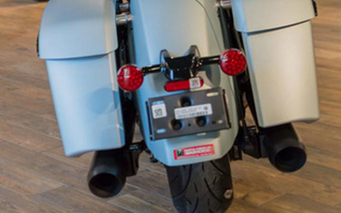 2025 Indian Challenger Dark Horse Frost Silver Smoke