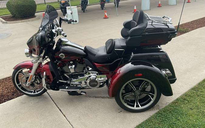 FLHTCUTGSE 2022 CVO™ Tri Glide®