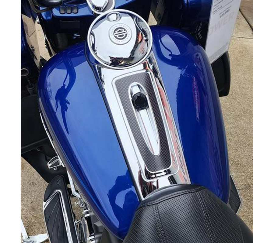 2015 Harley-Davidson CVO™ Road Glide® Ultra