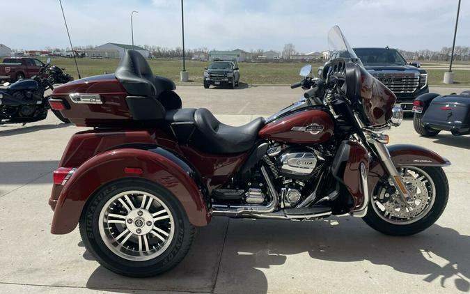 FLHTCUTG 2024 Tri Glide Ultra