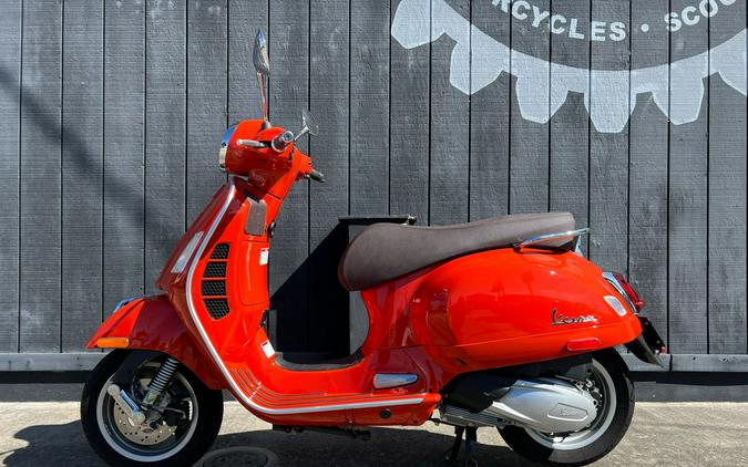 2022 Vespa GTS 300