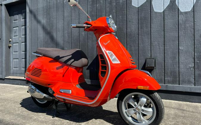 2022 Vespa GTS 300