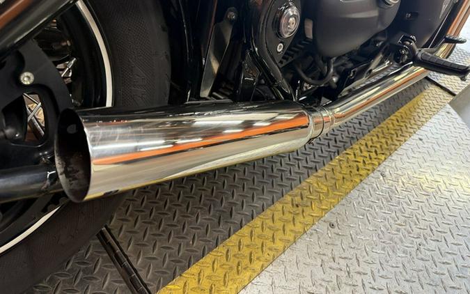 2022 Triumph Bonneville Bobber Matt Storm GreyMatt Ironstone