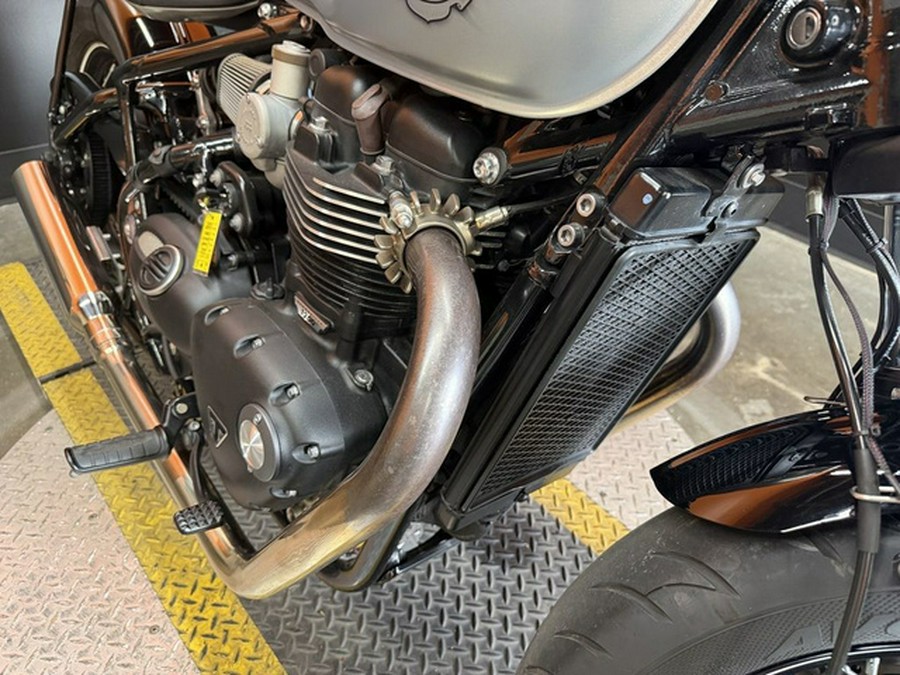 2022 Triumph Bonneville Bobber Matt Storm GreyMatt Ironstone
