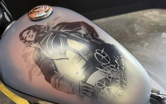 2022 Triumph Bonneville Bobber Matt Storm GreyMatt Ironstone