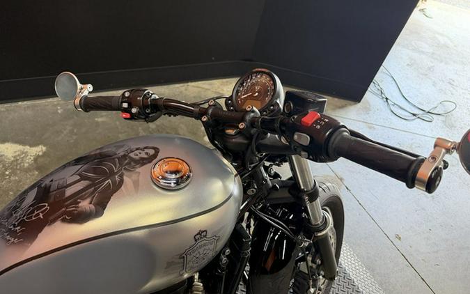 2022 Triumph Bonneville Bobber Matt Storm GreyMatt Ironstone