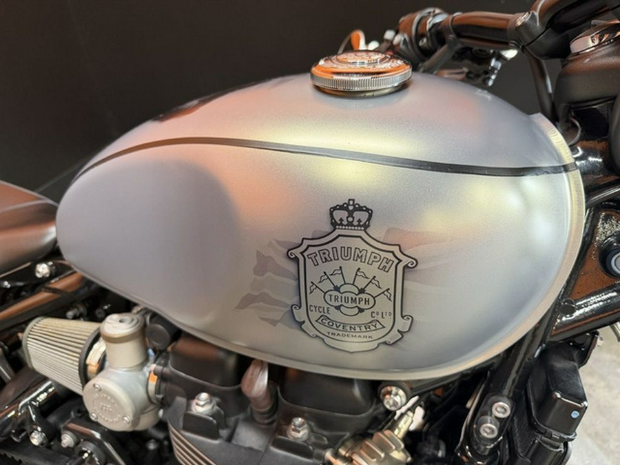 2022 Triumph Bonneville Bobber Matt Storm GreyMatt Ironstone