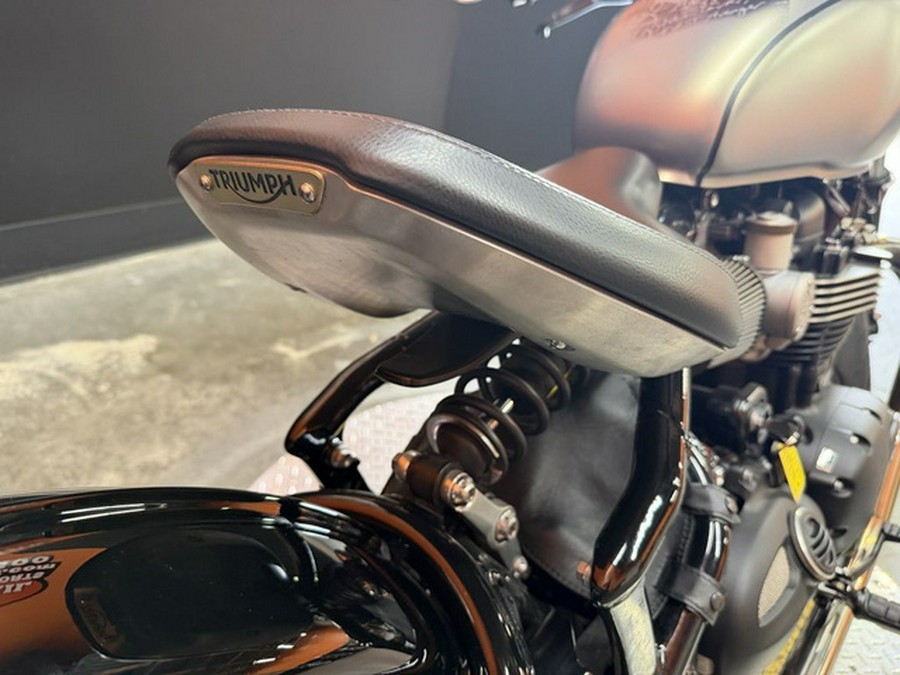 2022 Triumph Bonneville Bobber Matt Storm GreyMatt Ironstone