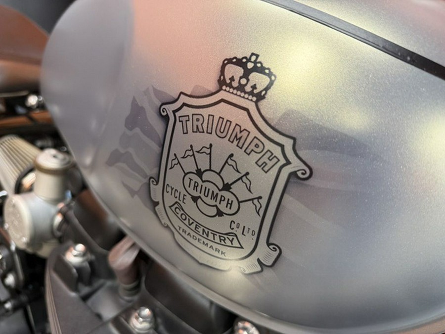 2022 Triumph Bonneville Bobber Matt Storm GreyMatt Ironstone