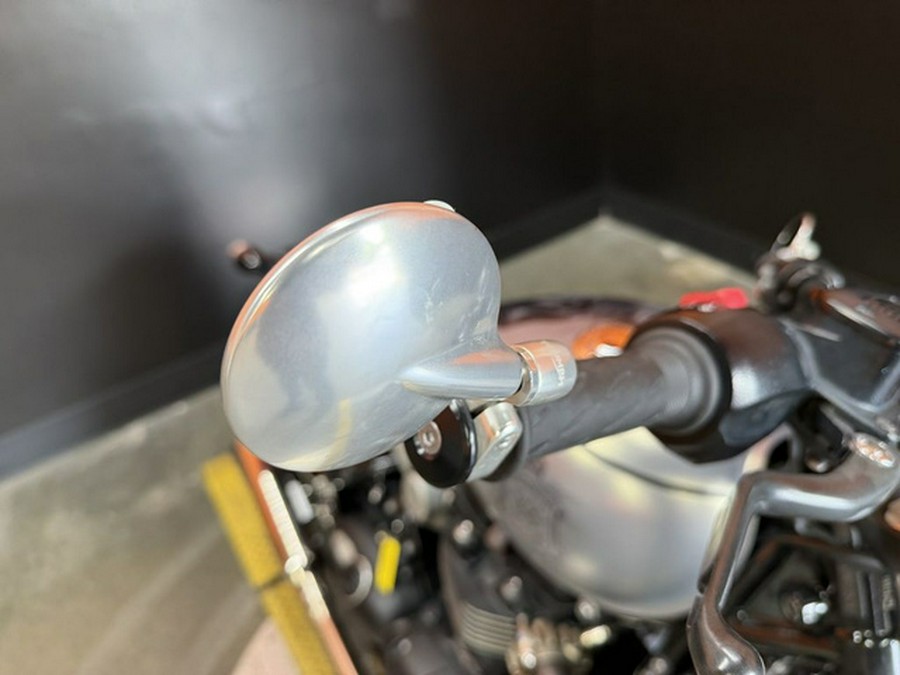 2022 Triumph Bonneville Bobber Matt Storm GreyMatt Ironstone