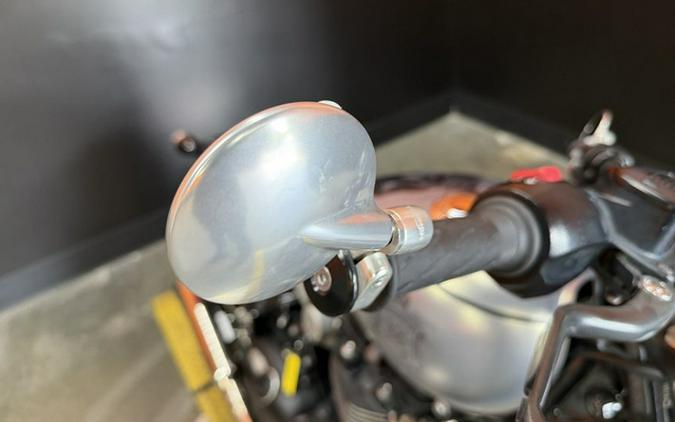 2022 Triumph Bonneville Bobber Matt Storm GreyMatt Ironstone