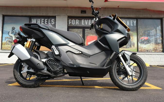 2025 ADV 160 - Honda