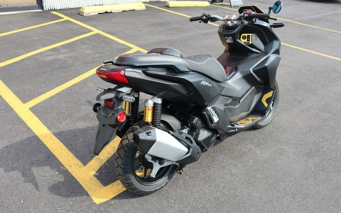 2025 ADV 160 - Honda