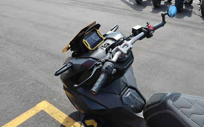 2025 ADV 160 - Honda